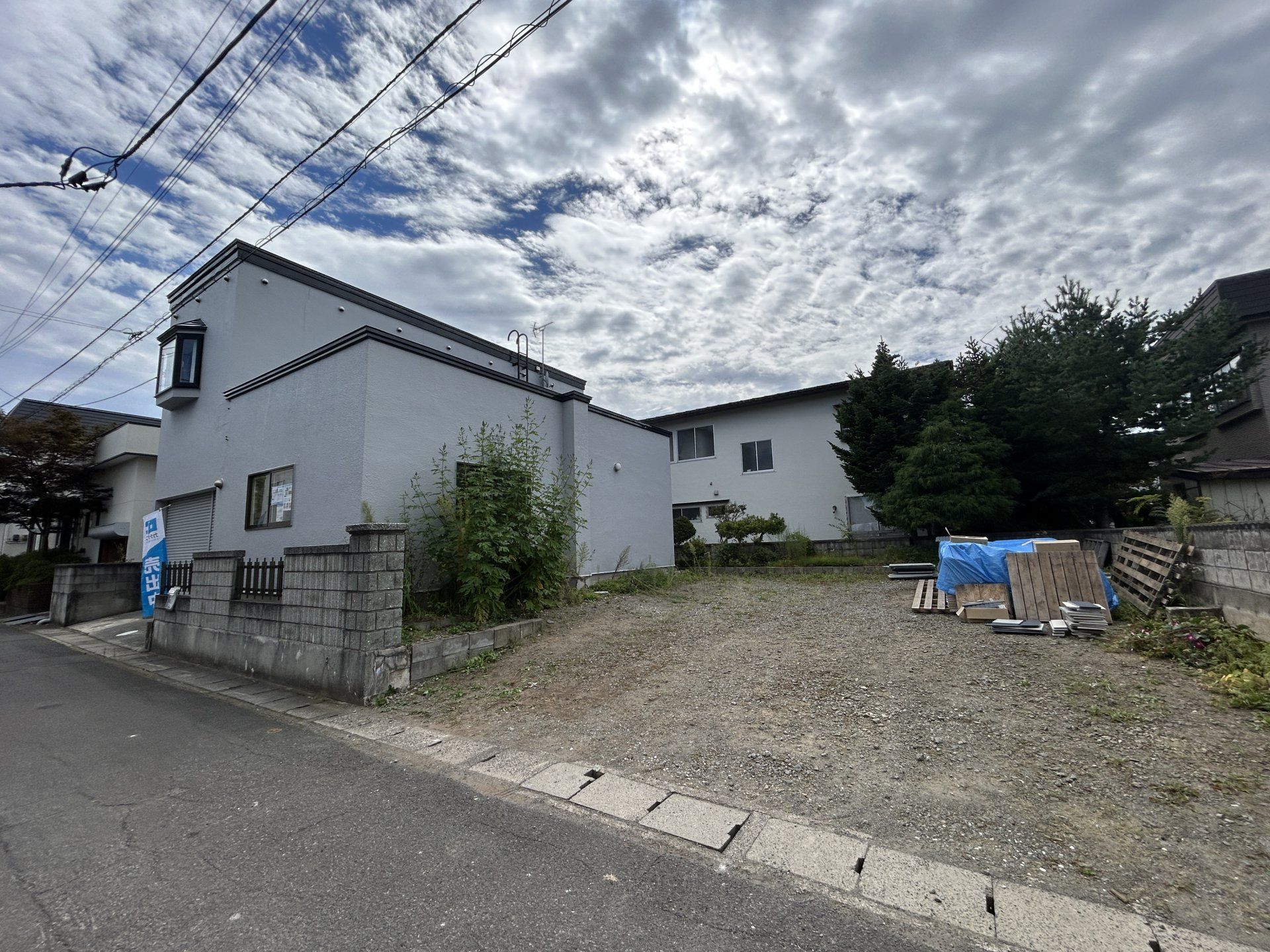 【現況販売】外観の別角度です。